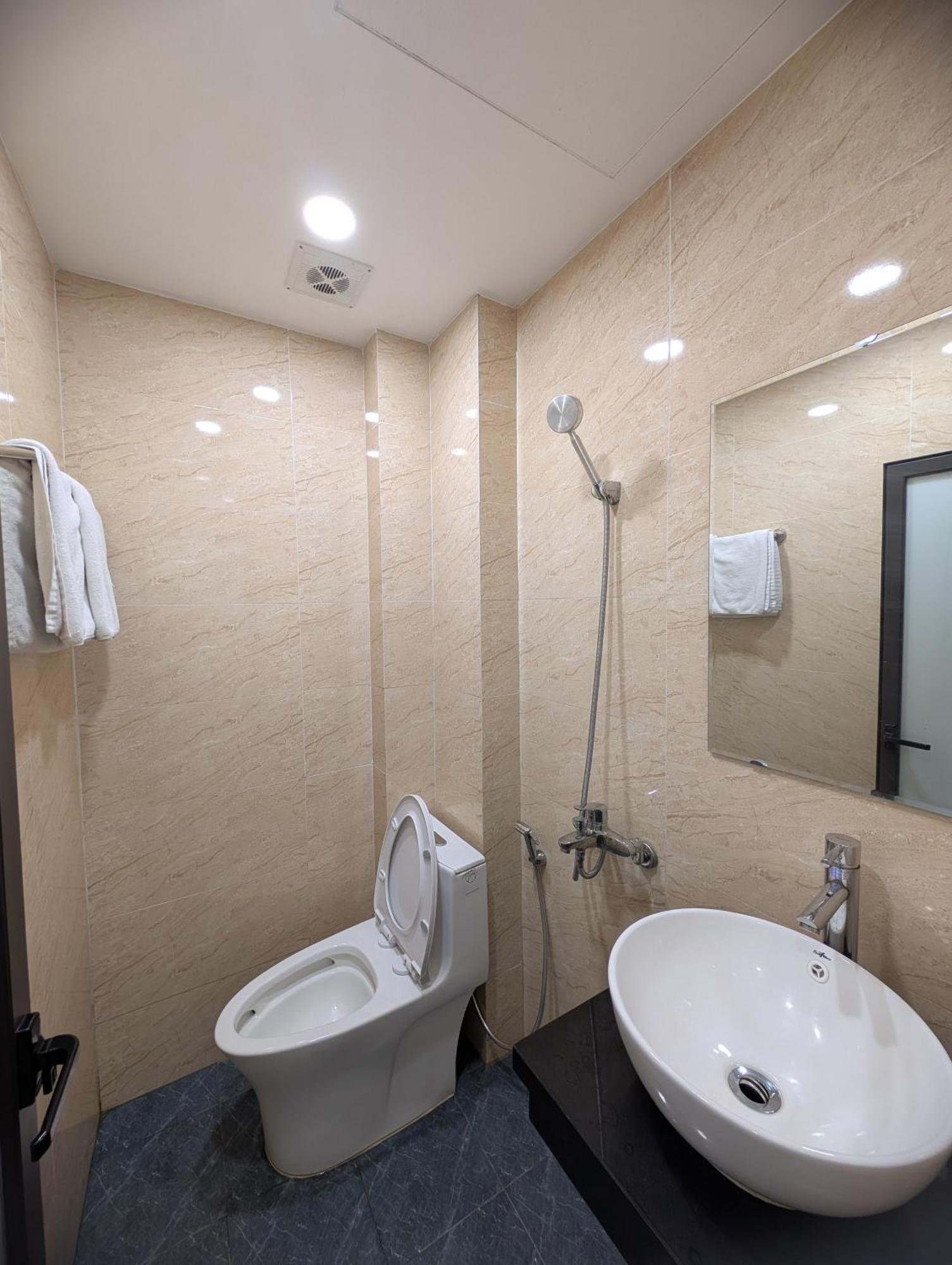 Era Apartment 158 Nguyen Khanh Toan Hanói Exterior foto